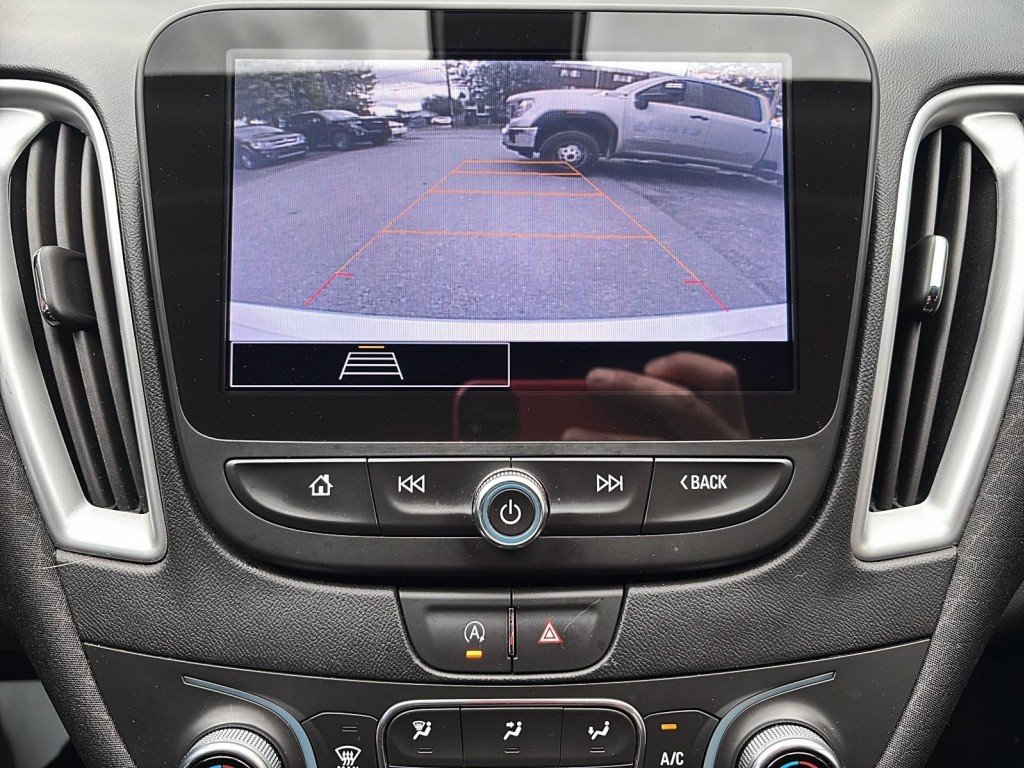 2022 Chevrolet MALIBU in Saint-Hyacinthe, Quebec - 15 - w1024h768px