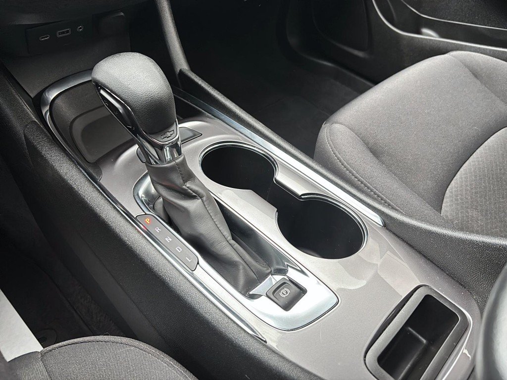 2022 Chevrolet MALIBU in Saint-Hyacinthe, Quebec - 14 - w1024h768px