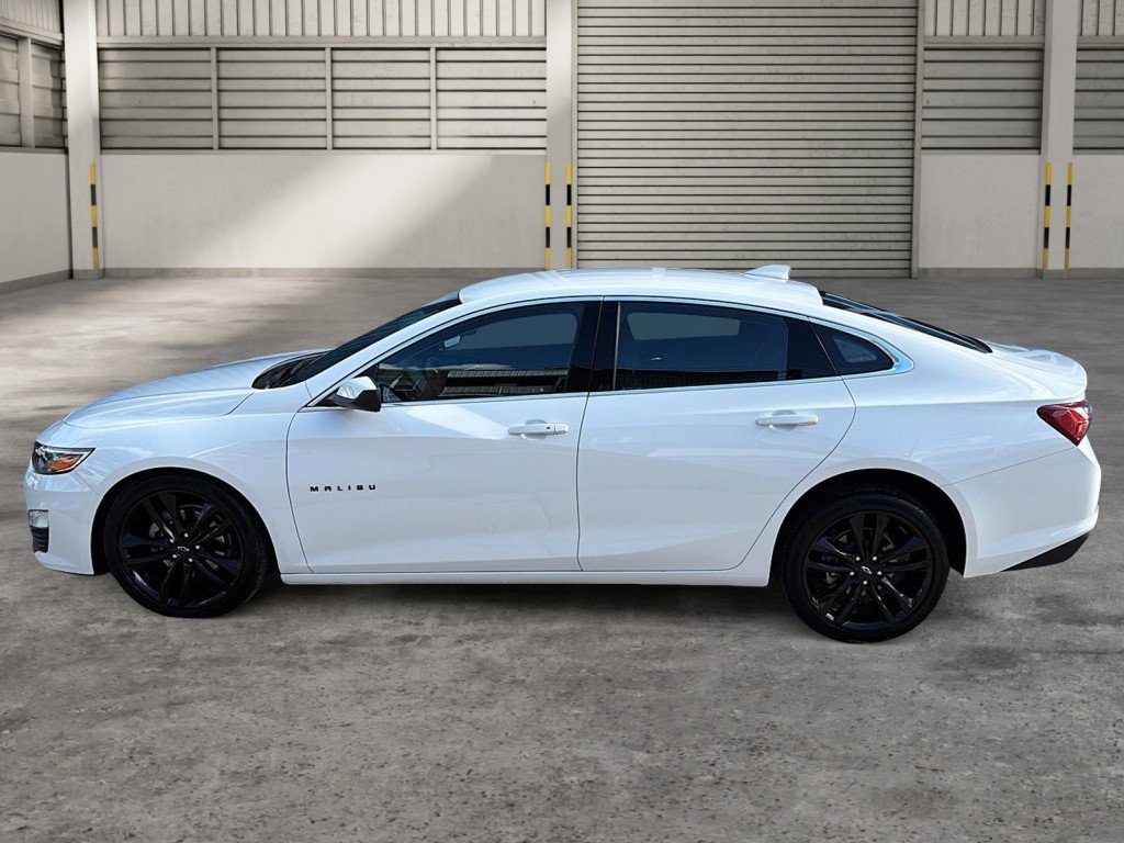 2024 Chevrolet MALIBU in Saint-Hyacinthe, Quebec - 5 - w1024h768px