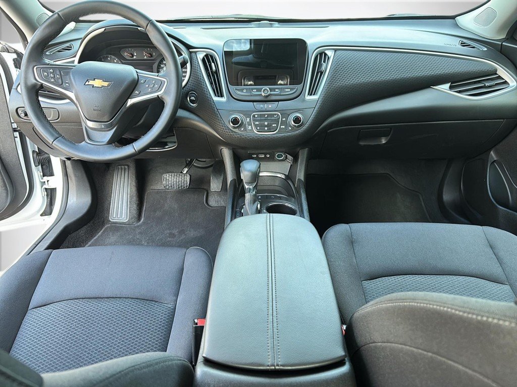 2024 Chevrolet MALIBU in Saint-Hyacinthe, Quebec - 9 - w1024h768px