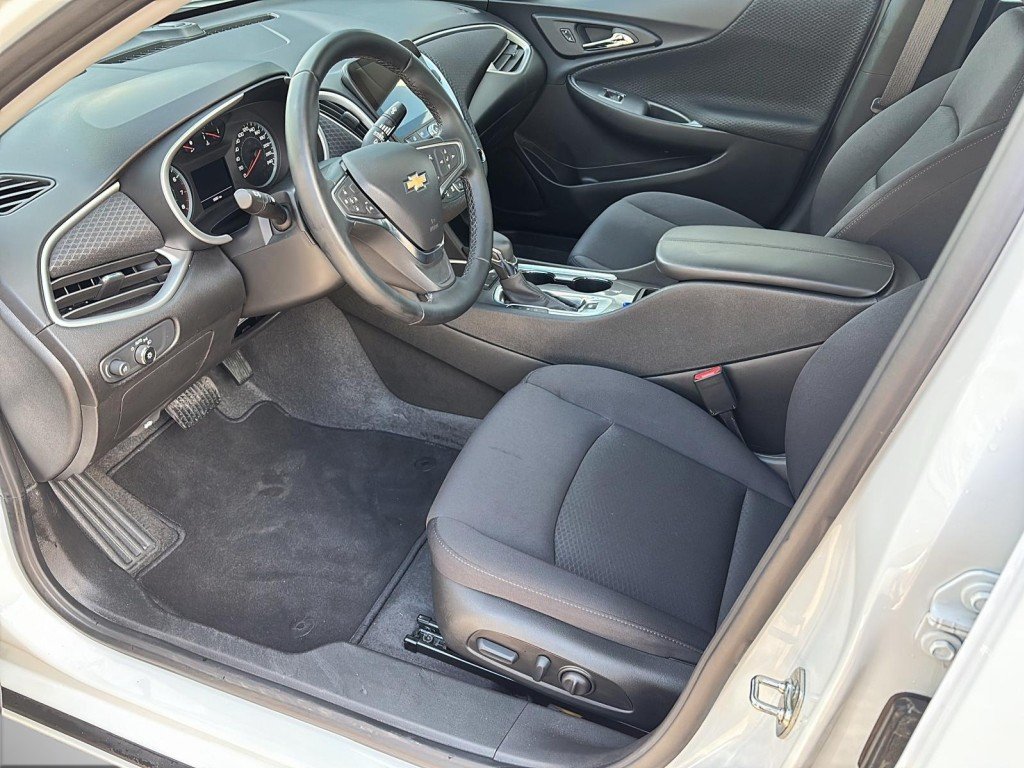 2024 Chevrolet MALIBU in Saint-Hyacinthe, Quebec - 8 - w1024h768px