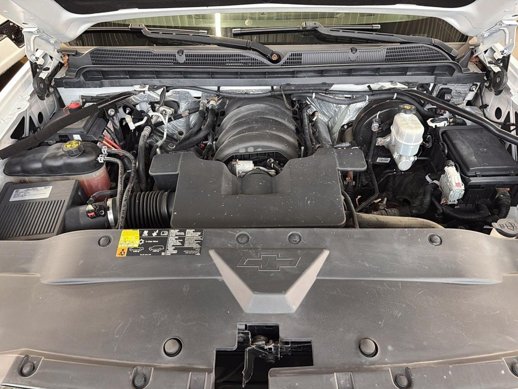 2017 Chevrolet Silverado 1500 in Saint-Hyacinthe, Quebec - 8 - w1024h768px