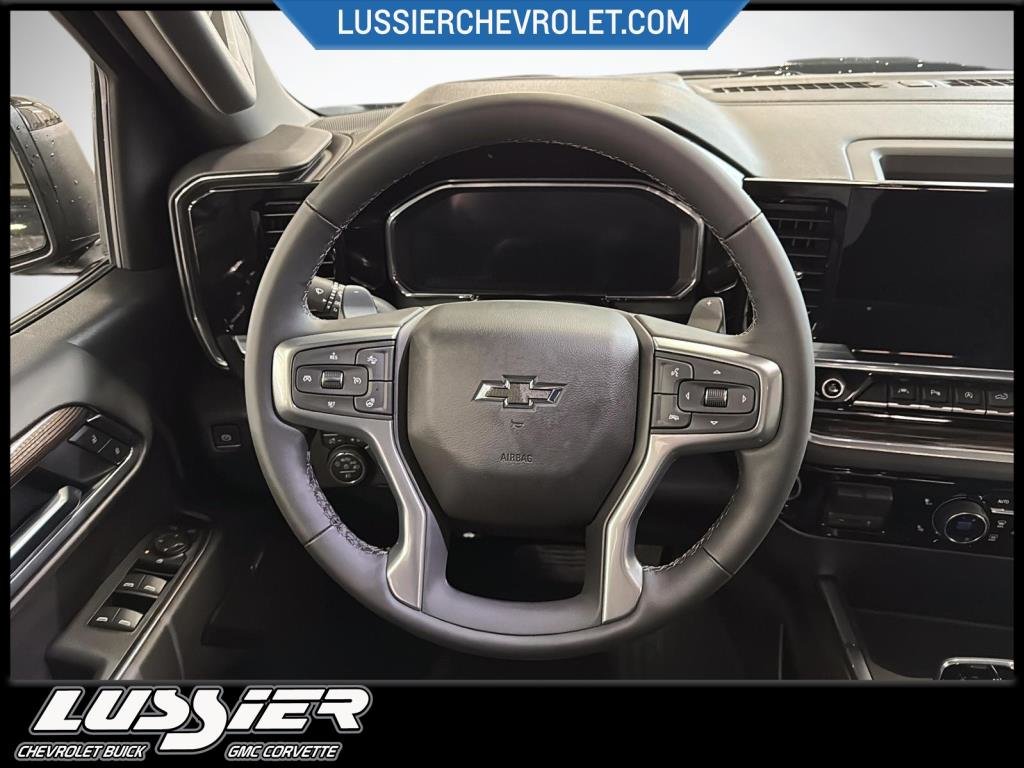 Chevrolet Silverado 1500  2026 à Saint-Hyacinthe, Québec - 11 - w1024h768px