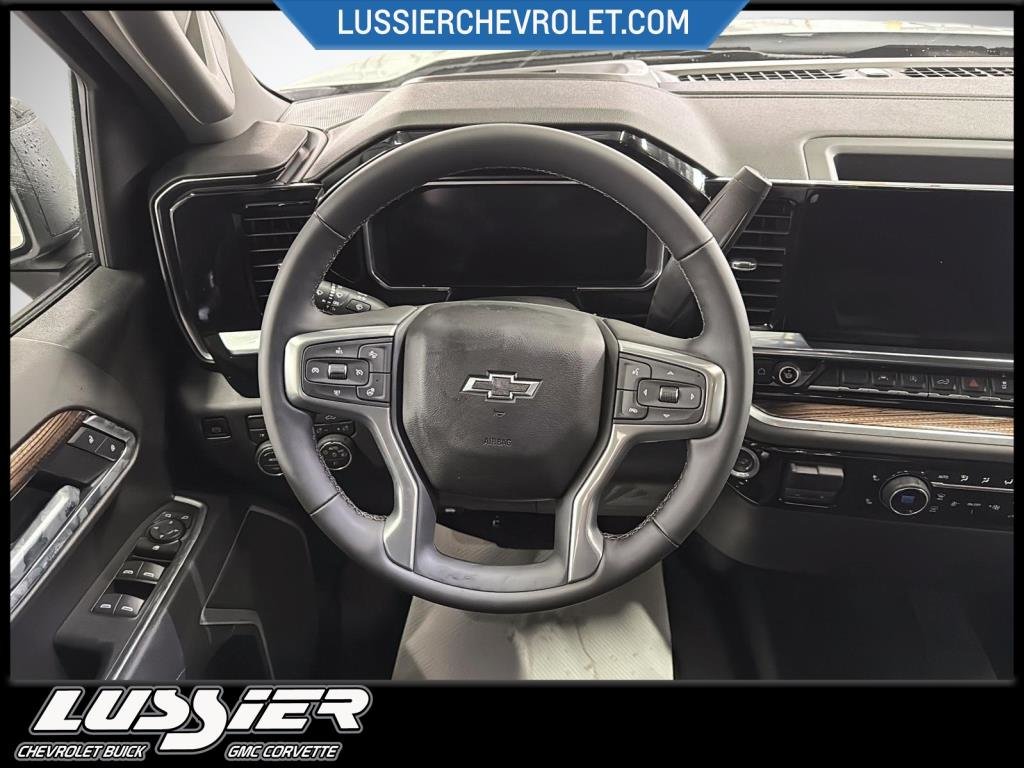 Chevrolet Silverado 1500  2026 à Saint-Hyacinthe, Québec - 11 - w1024h768px