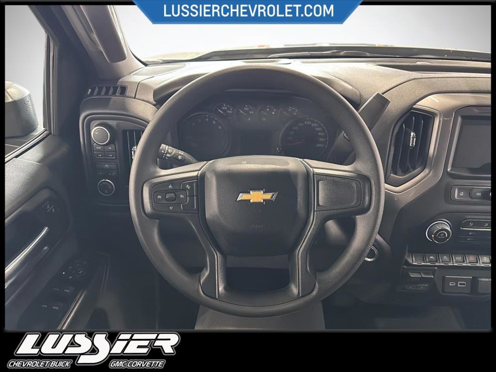 Chevrolet Silverado 1500  2026 à Saint-Hyacinthe, Québec - 11 - w1024h768px