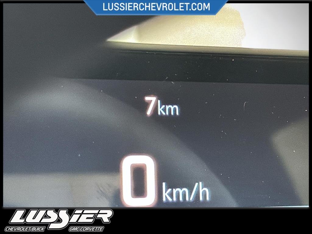 2024 Chevrolet SILVERADO CREW CAB EV in Saint-Hyacinthe, Quebec - 11 - w1024h768px
