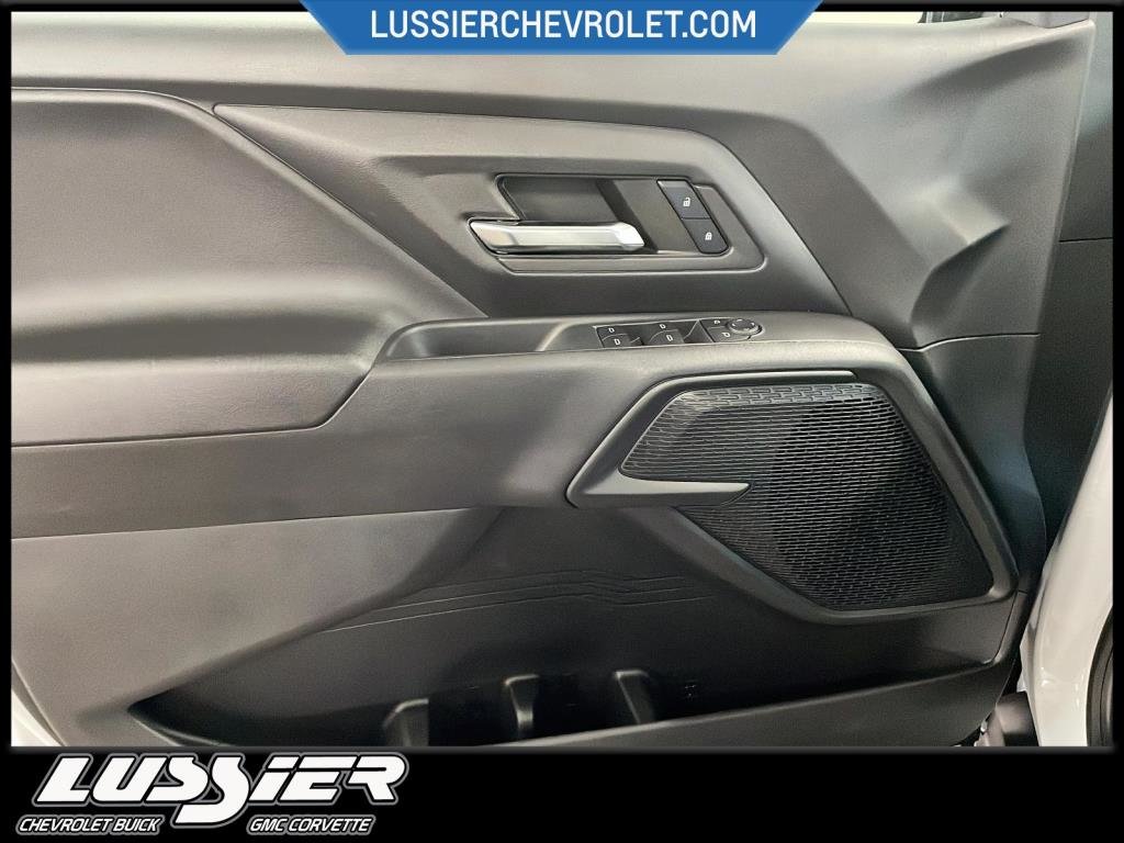 Chevrolet SILVERADO CREW CAB EV  2024 à Saint-Hyacinthe, Québec - 10 - w1024h768px
