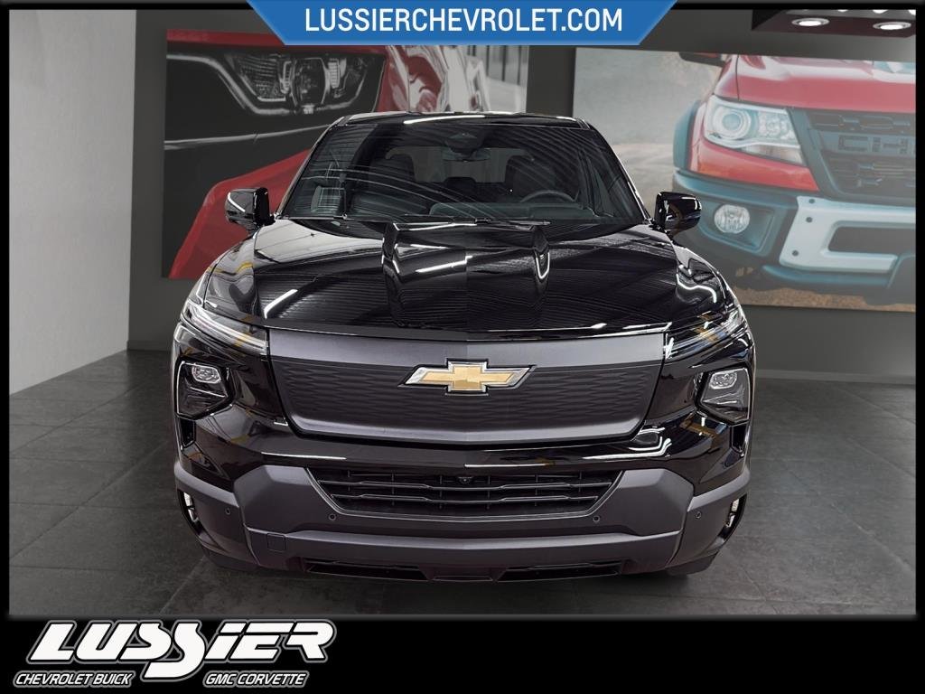 Chevrolet SILVERADO CREW CAB EV  2026 à Saint-Hyacinthe, Québec - 2 - w1024h768px