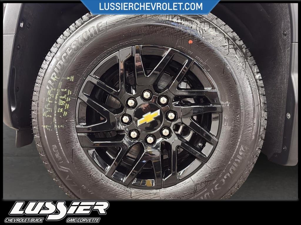 Chevrolet SILVERADO CREW CAB EV  2026 à Saint-Hyacinthe, Québec - 6 - w1024h768px