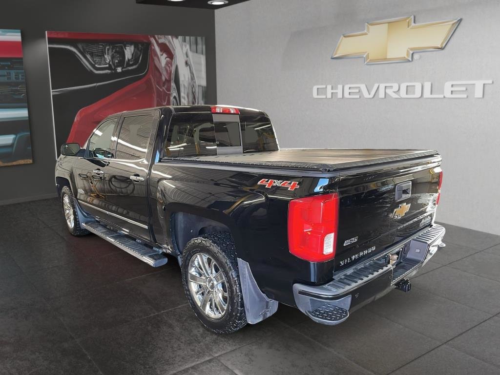 2017 Chevrolet Silverado in Saint-Hyacinthe, Quebec - 4 - w1024h768px