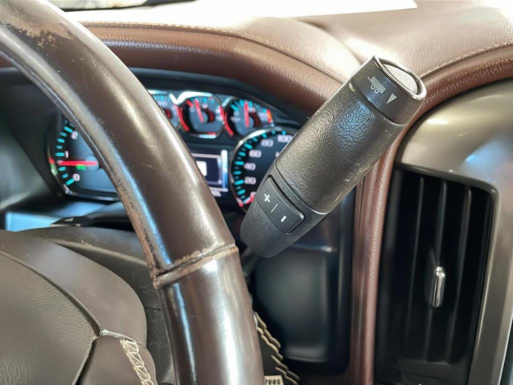 2017 Chevrolet Silverado in Saint-Hyacinthe, Quebec - 15 - w1024h768px