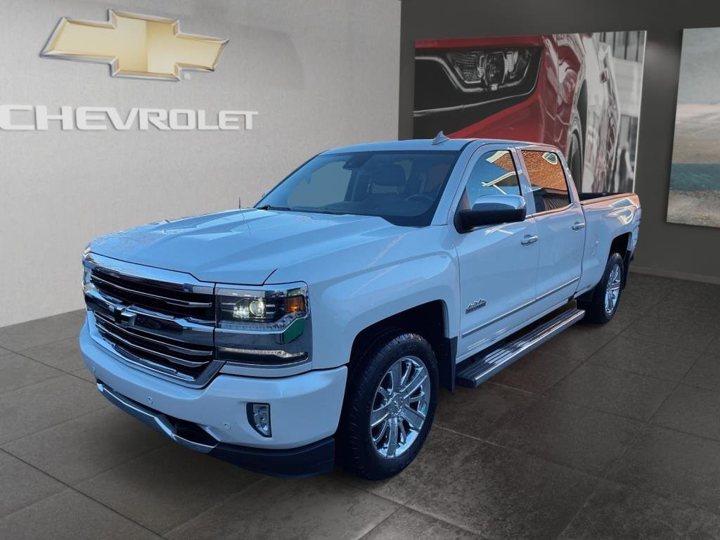 2018 Chevrolet Silverado in Saint-Hyacinthe, Quebec - 1 - w1024h768px