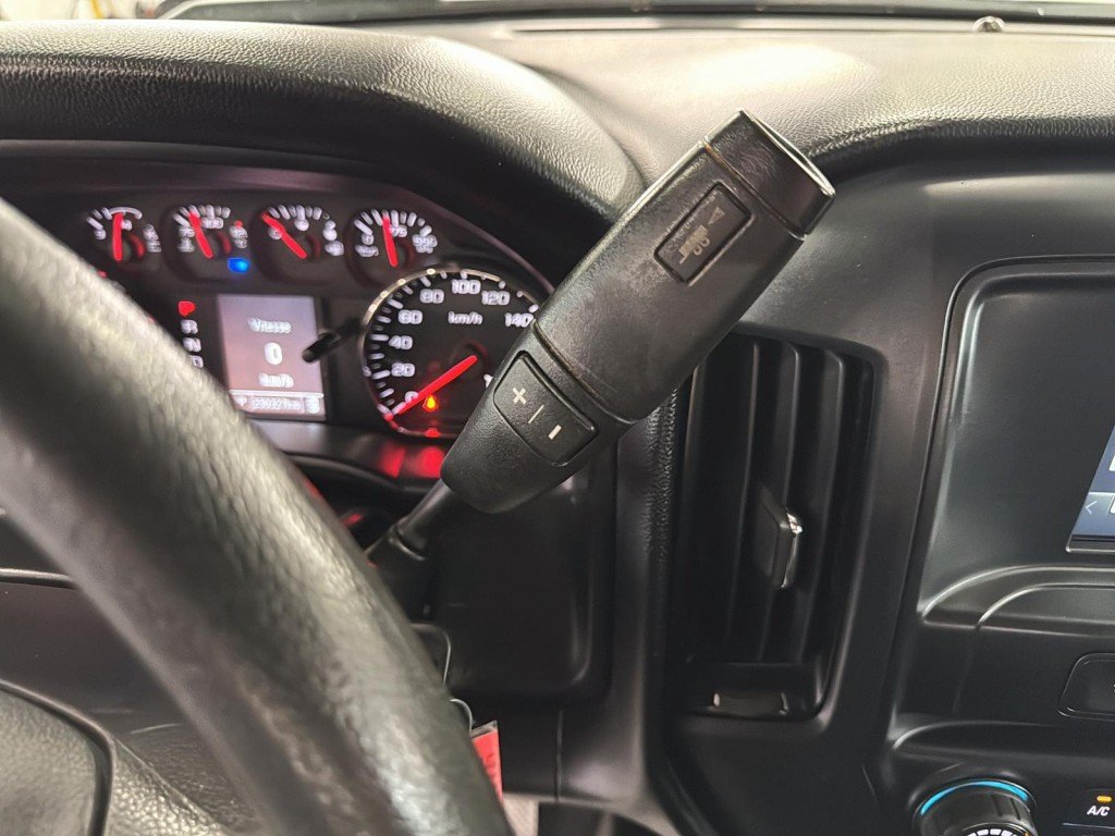 Chevrolet SILVERADO  2018 à Saint-Hyacinthe, Québec - 13 - w1024h768px