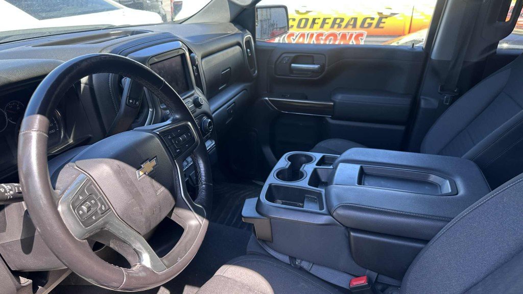 2021 Chevrolet SILVERADO in Saint-Hyacinthe, Quebec - 9 - w1024h768px