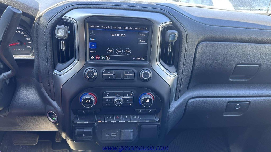 Chevrolet SILVERADO  2021 à Saint-Hyacinthe, Québec - 11 - w1024h768px