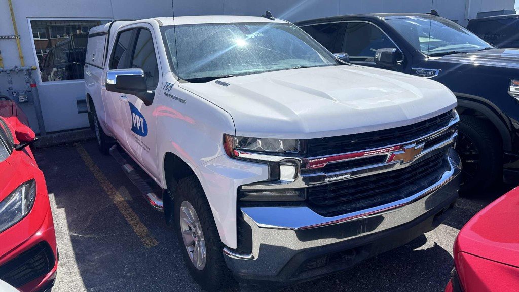 2021 Chevrolet SILVERADO in Saint-Hyacinthe, Quebec - 4 - w1024h768px