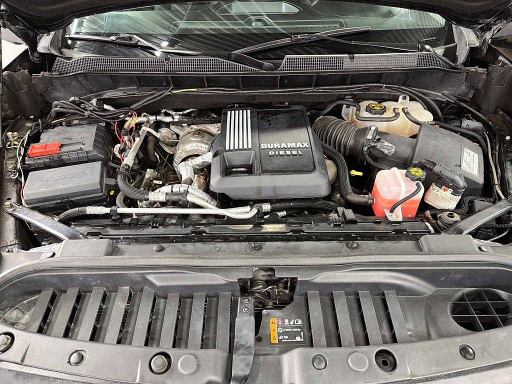 Chevrolet SILVERADO  2021 à Saint-Hyacinthe, Québec - 8 - w1024h768px