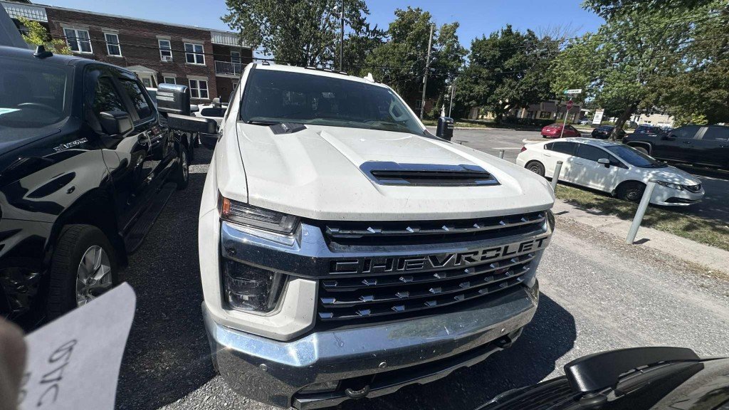 2023 Chevrolet Silverado in Saint-Hyacinthe, Quebec - 7 - w1024h768px