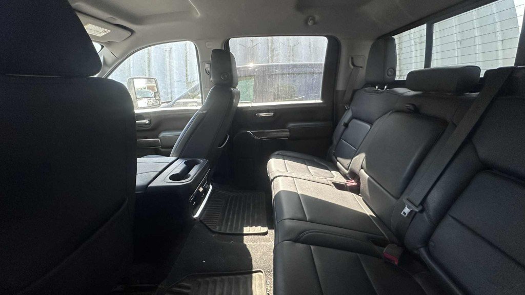 2023 Chevrolet Silverado in Saint-Hyacinthe, Quebec - 9 - w1024h768px