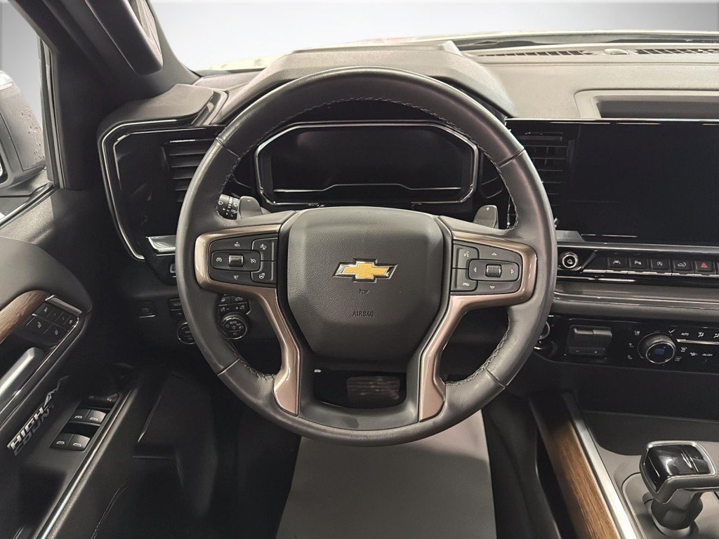 2023 Chevrolet SILVERADO in Saint-Hyacinthe, Quebec - 11 - w1024h768px
