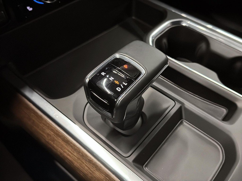 2023 Chevrolet SILVERADO in Saint-Hyacinthe, Quebec - 14 - w1024h768px