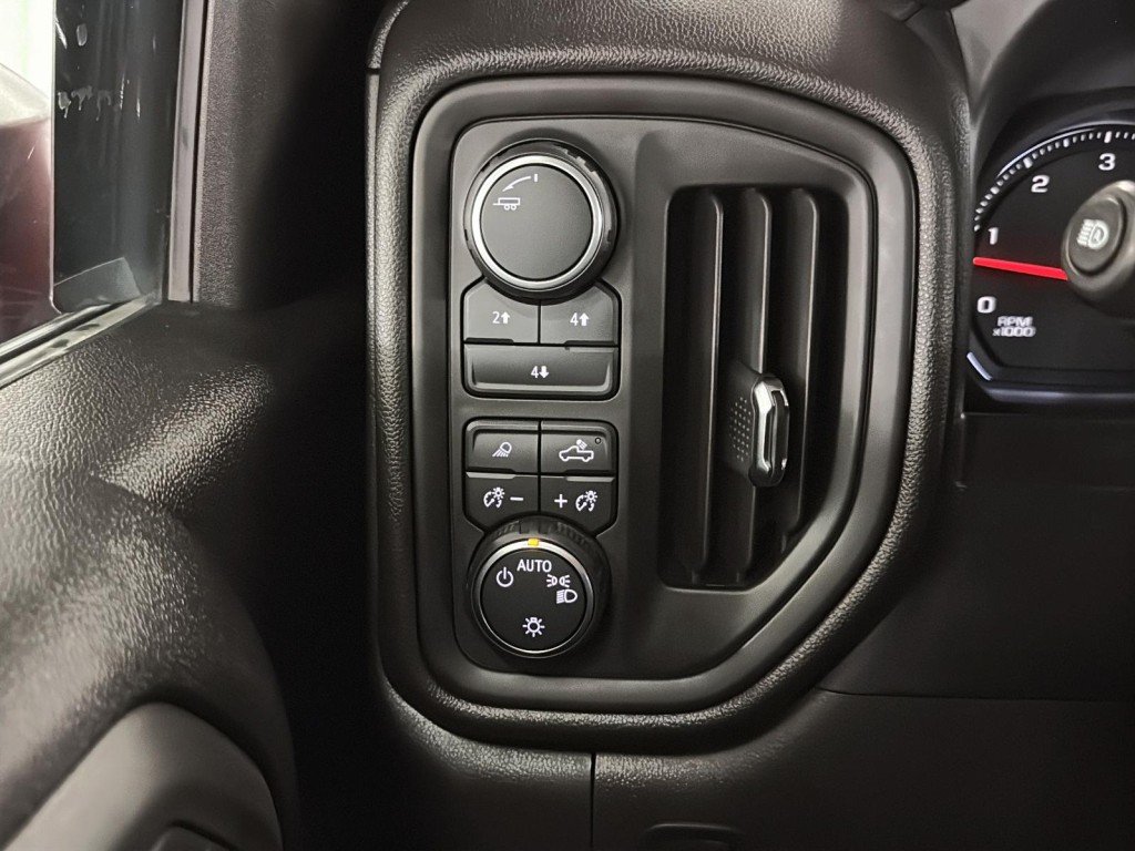 Chevrolet SILVERADO  2024 à Saint-Hyacinthe, Québec - 10 - w1024h768px