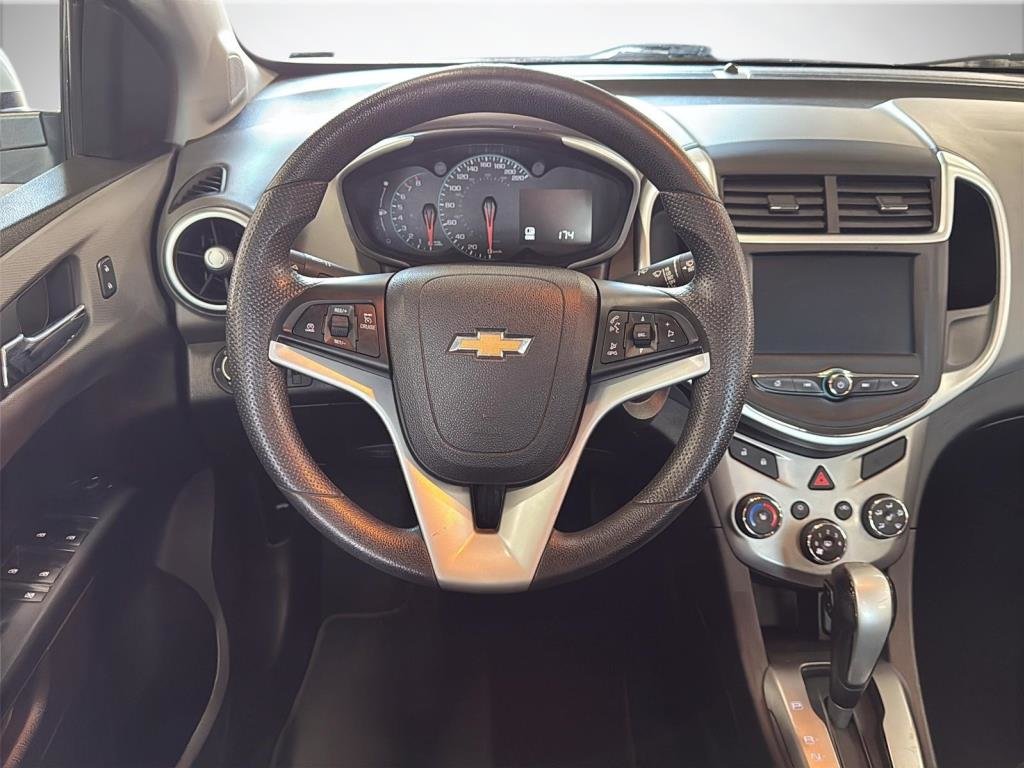 Chevrolet Sonic  2017 à Saint-Hyacinthe, Québec - 12 - w1024h768px