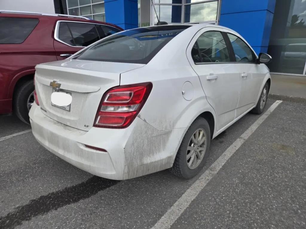 Chevrolet Sonic  2017 à Saint-Hyacinthe, Québec - 4 - w1024h768px