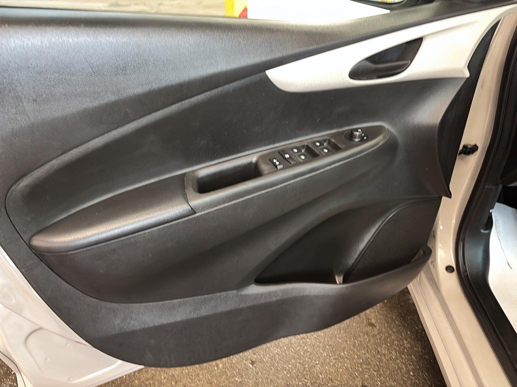 Chevrolet Spark  2017 à Saint-Hyacinthe, Québec - 10 - w1024h768px