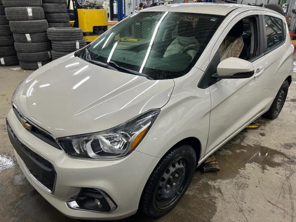 Chevrolet Spark  2017 à Saint-Hyacinthe, Québec - 1 - w1024h768px