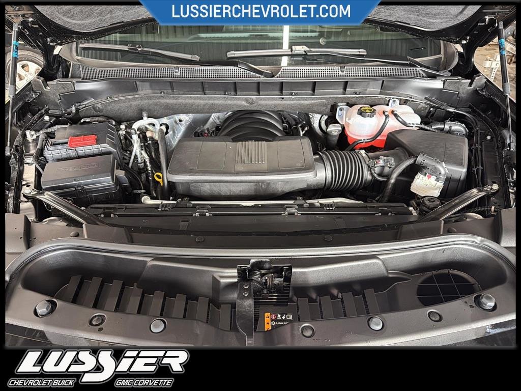 2025 Chevrolet SUBURBAN SÉRIE 1500 – 4 RM in Saint-Hyacinthe, Quebec - 8 - w1024h768px