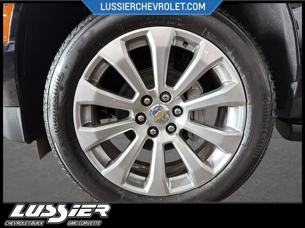 2025 Chevrolet SUBURBAN SÉRIE 1500 – 4 RM in Saint-Hyacinthe, Quebec - 7 - w1024h768px