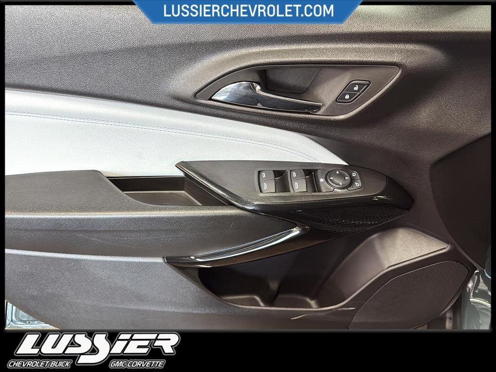 2025 Chevrolet TRAX LT in Saint-Hyacinthe, Quebec - 11 - w1024h768px