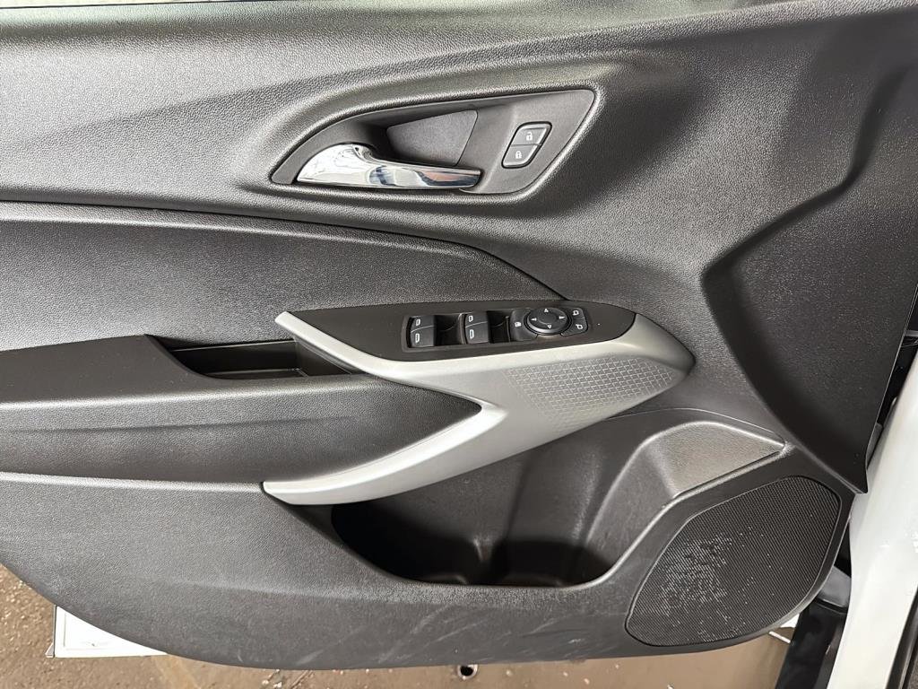 2024 Chevrolet Trax in Saint-Hyacinthe, Quebec - 12 - w1024h768px