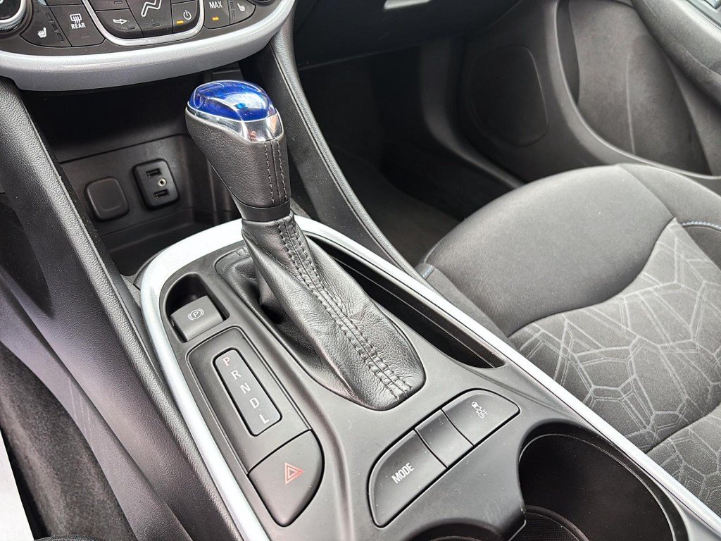 2017 Chevrolet VOLT in Saint-Hyacinthe, Quebec - 14 - w1024h768px