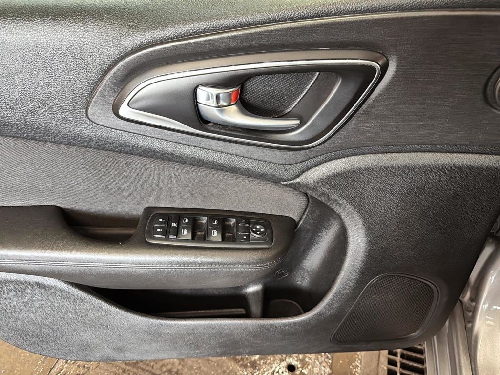 Chrysler 200  2016 à Saint-Hyacinthe, Québec - 11 - w1024h768px