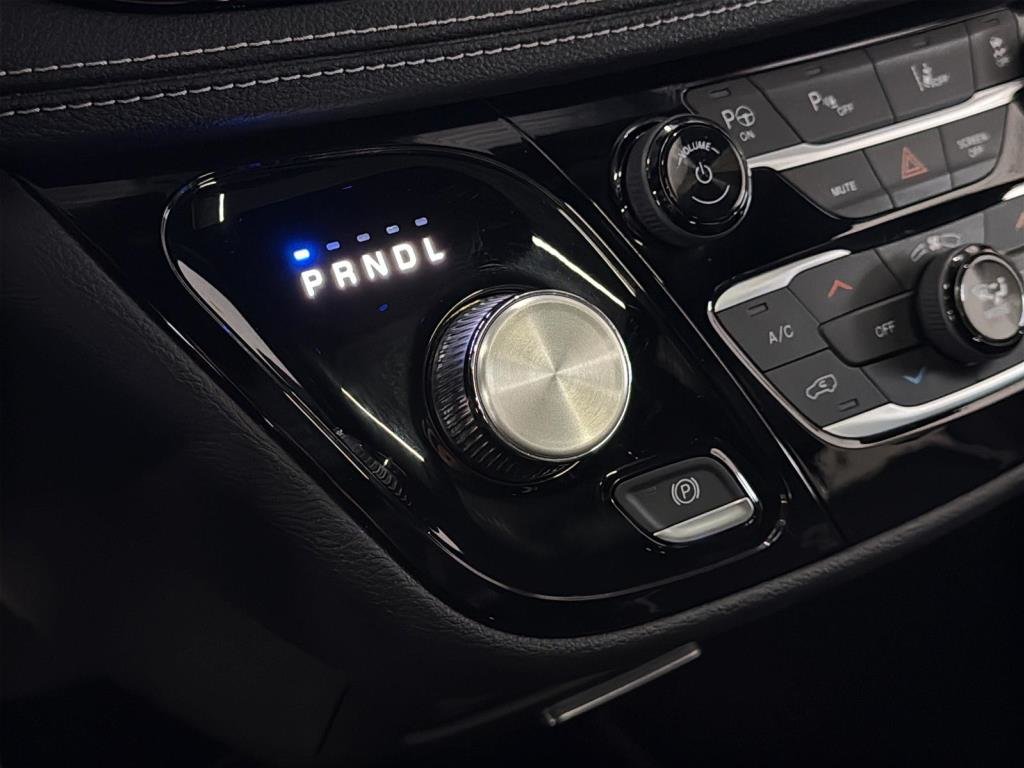 2020 Chrysler Pacifica in Saint-Hyacinthe, Quebec - 16 - w1024h768px