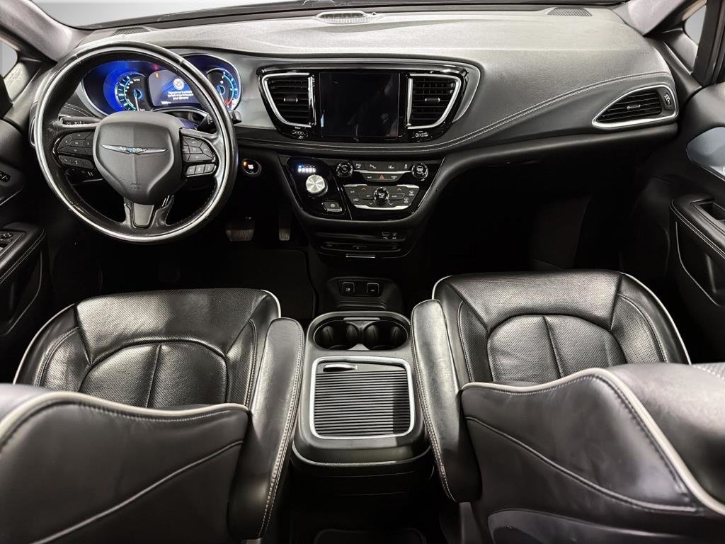 2020 Chrysler Pacifica in Saint-Hyacinthe, Quebec - 11 - w1024h768px