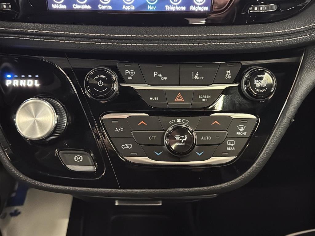 2020 Chrysler Pacifica in Saint-Hyacinthe, Quebec - 17 - w1024h768px