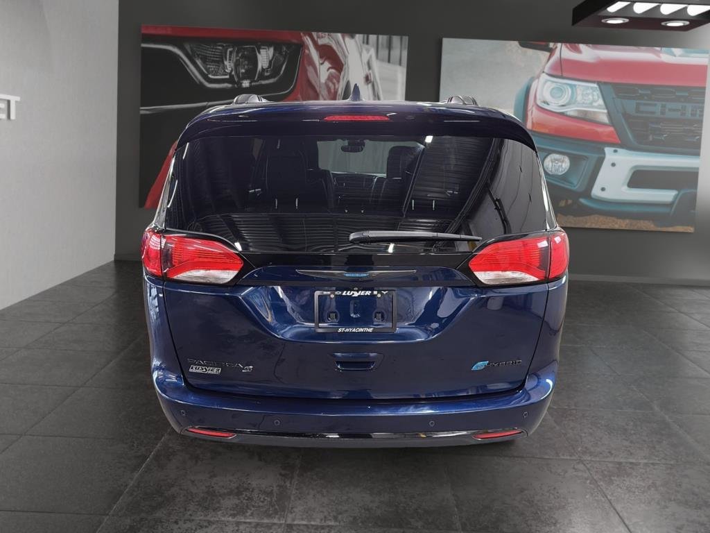 2020 Chrysler Pacifica in Saint-Hyacinthe, Quebec - 3 - w1024h768px