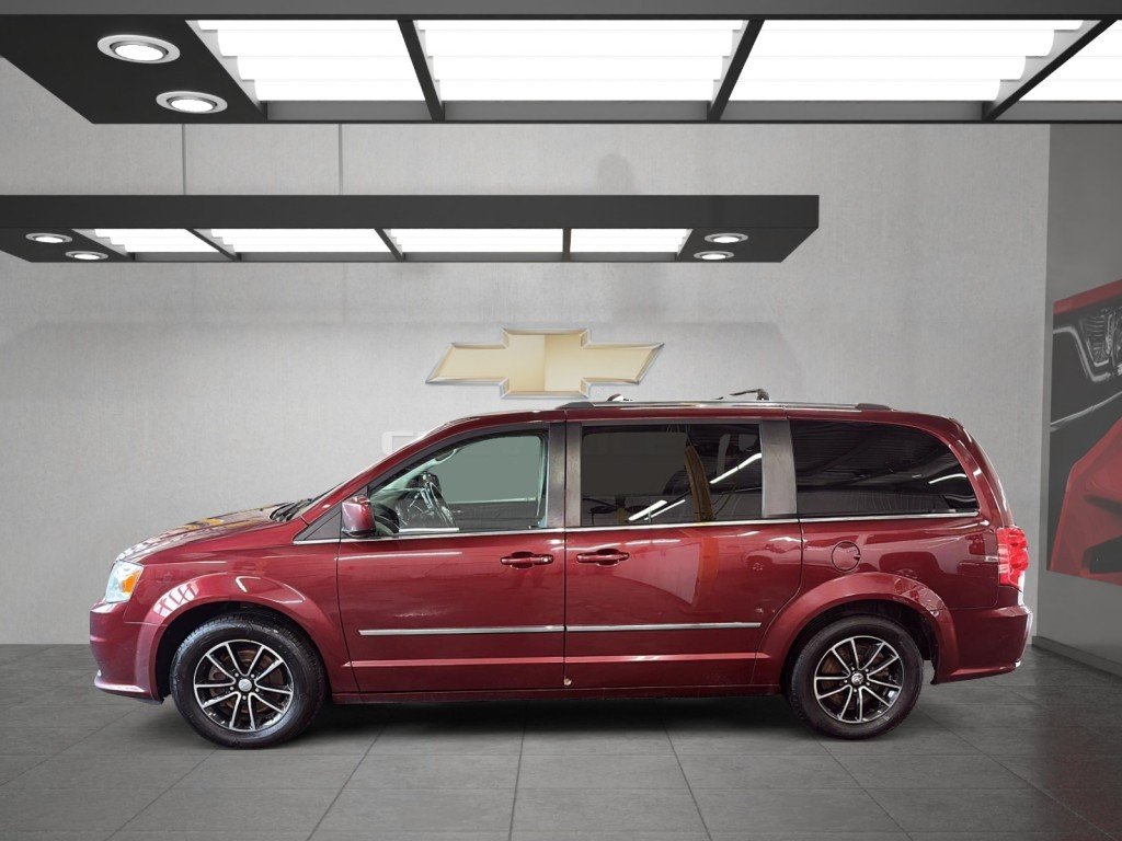 2017 Dodge Grand Caravan in Saint-Hyacinthe, Quebec - 5 - w1024h768px