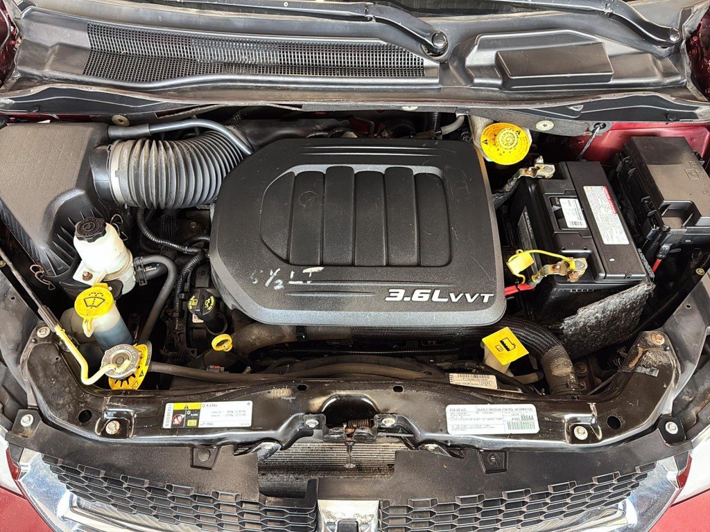 2017 Dodge Grand Caravan in Saint-Hyacinthe, Quebec - 8 - w1024h768px
