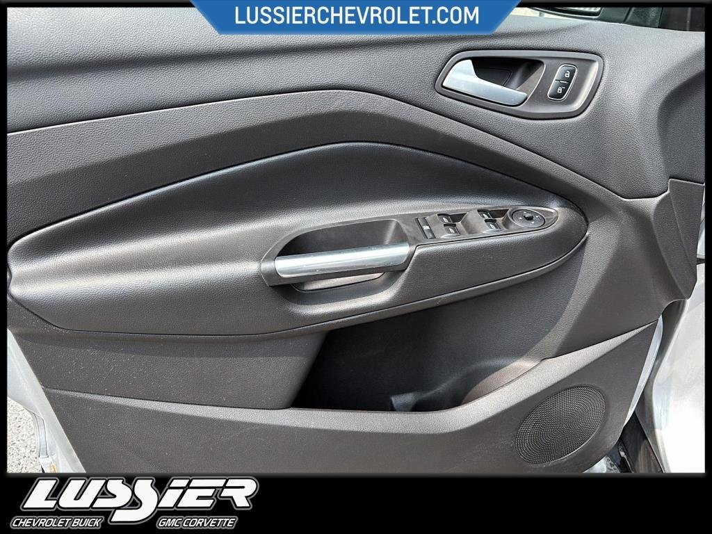 2017 Ford Escape in Saint-Hyacinthe, Quebec - 9 - w1024h768px