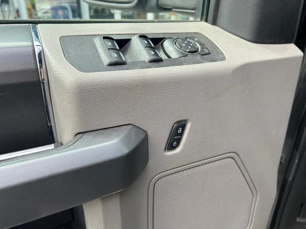 2018 Ford F-150 in Saint-Hyacinthe, Quebec - 7 - w1024h768px