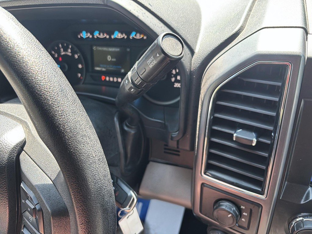 2020 Ford F-150 in Saint-Hyacinthe, Quebec - 13 - w1024h768px