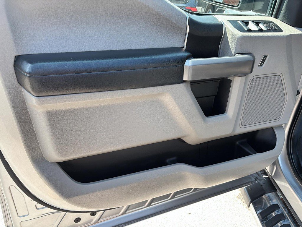 2020 Ford F-150 in Saint-Hyacinthe, Quebec - 9 - w1024h768px