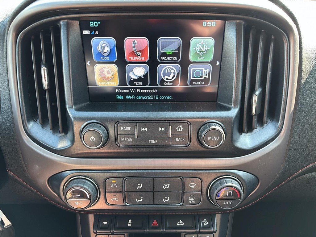 2018 GMC CANYON in Saint-Hyacinthe, Quebec - 12 - w1024h768px