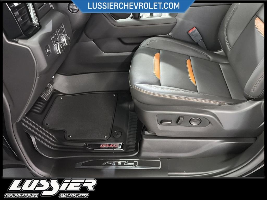 GMC SIERRA 1500 CREW CAB 4WD  2026 à Saint-Hyacinthe, Québec - 9 - w1024h768px