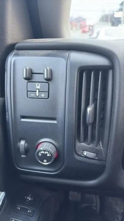 2014 GMC Sierra in Saint-Hyacinthe, Quebec - 7 - w1024h768px
