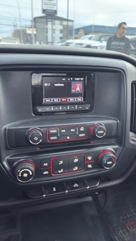 2014 GMC Sierra in Saint-Hyacinthe, Quebec - 9 - w1024h768px
